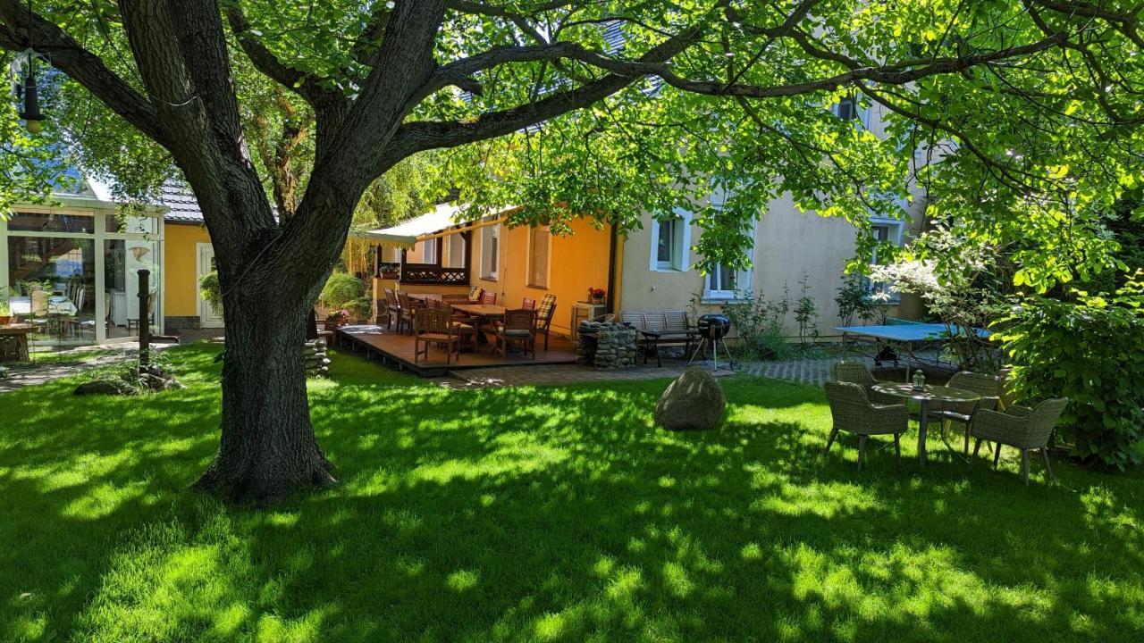 Fuenf Linden Hotell Straupitz Exteriör bild