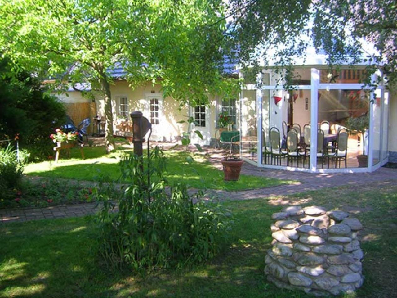 Fuenf Linden Hotell Straupitz Exteriör bild